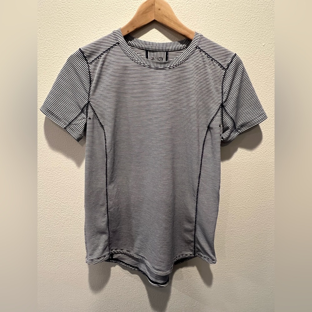 Duluth Trading Top